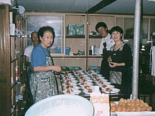 ���q����